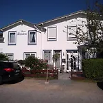 Haus Sandra 4, 2 Einzelbetten U Schlafcouch Даме