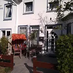 Haus Sandra 4, 2 Einzelbetten U Schlafcouch *