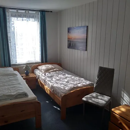 Haus Sandra Fewo 4, 2 Einzelbetten U Schlafcouch * Dahme (Schleswig-Holstein)