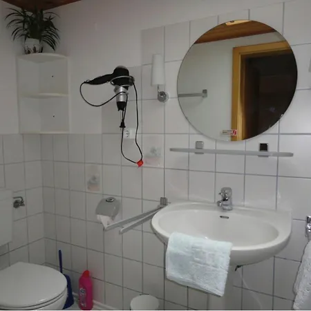 Haus Sandra 4, 2 Einzelbetten U Schlafcouch Apartman *