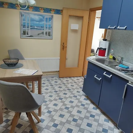 Haus Sandra 4, 2 Einzelbetten U Schlafcouch *